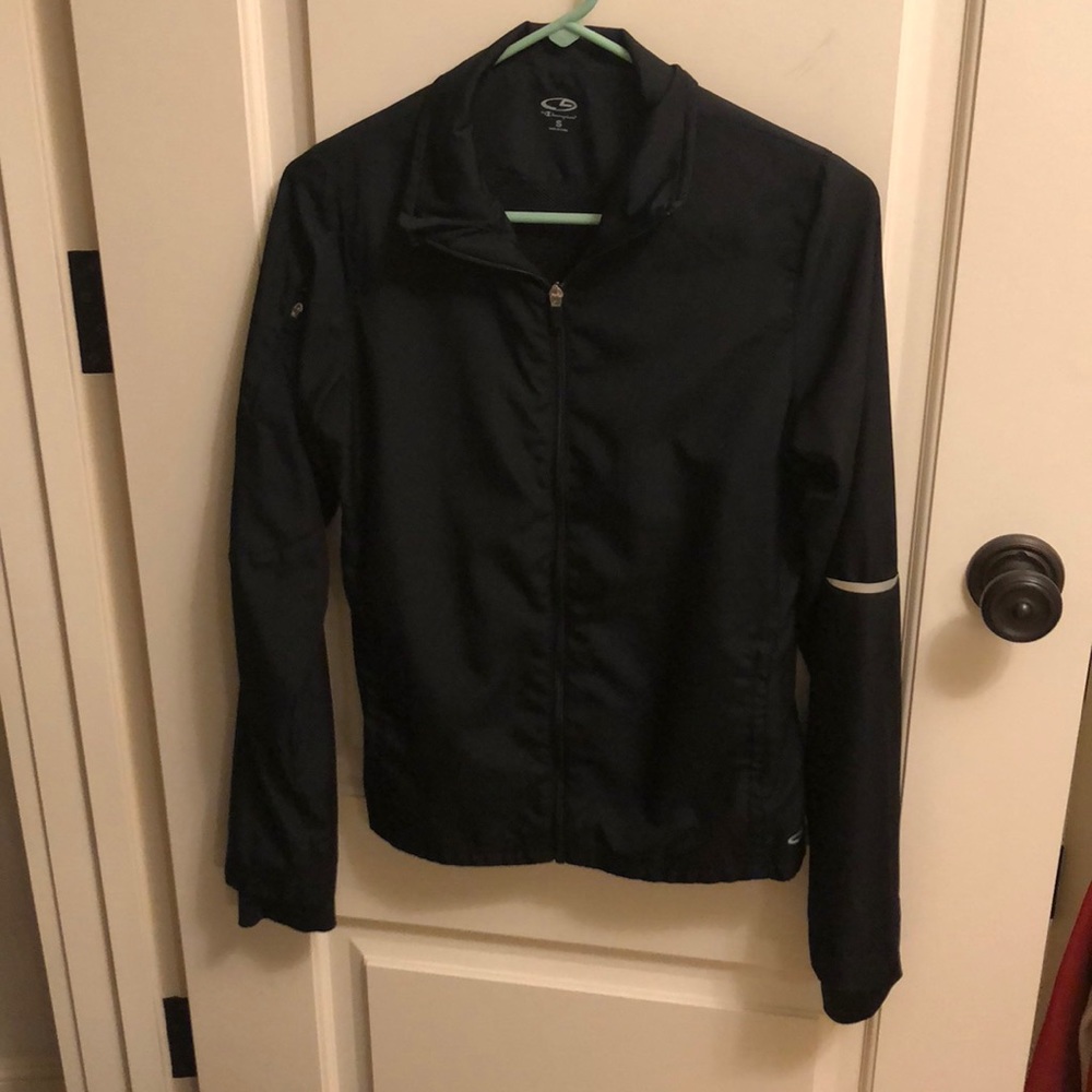 Wind breaker